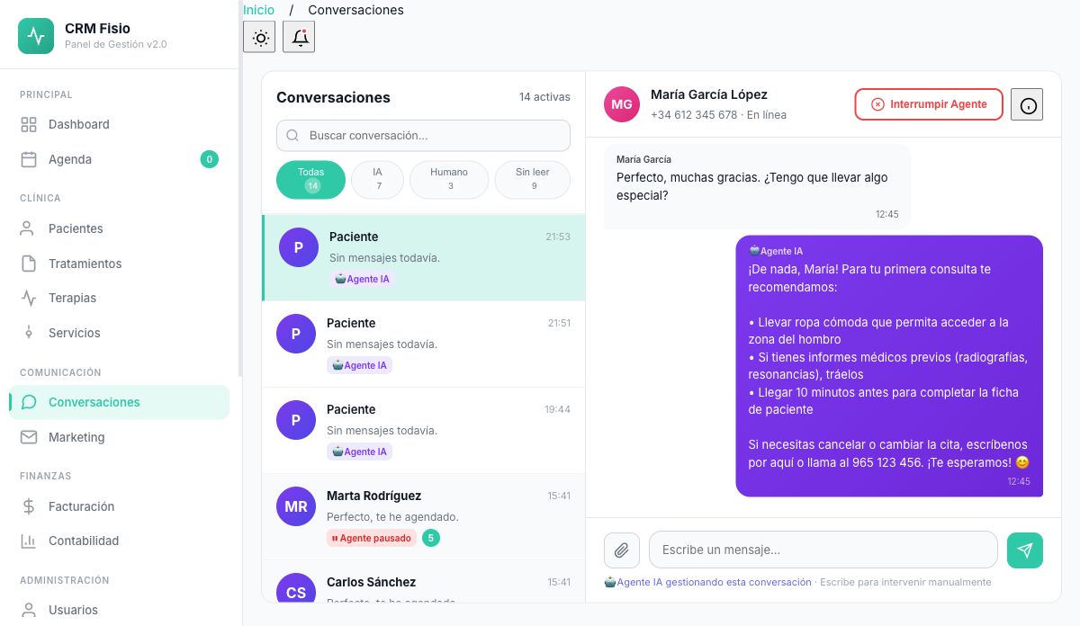 Bandeja de conversaciones de Fisionexa con los filtros Todas, IA, Humano y Sin leer, y un chat en el que el Agente IA responde a una paciente junto al botón Interrumpir agente